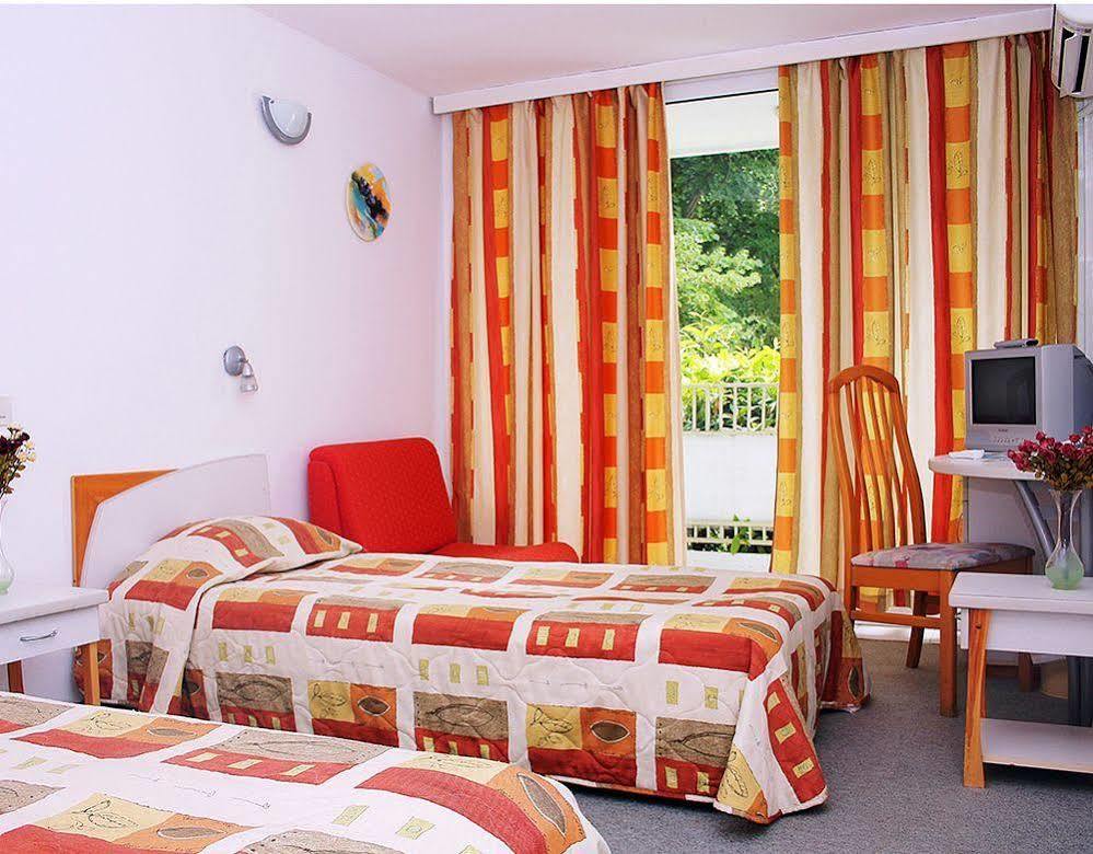 Althea Hotel アルベナ エクステリア 写真